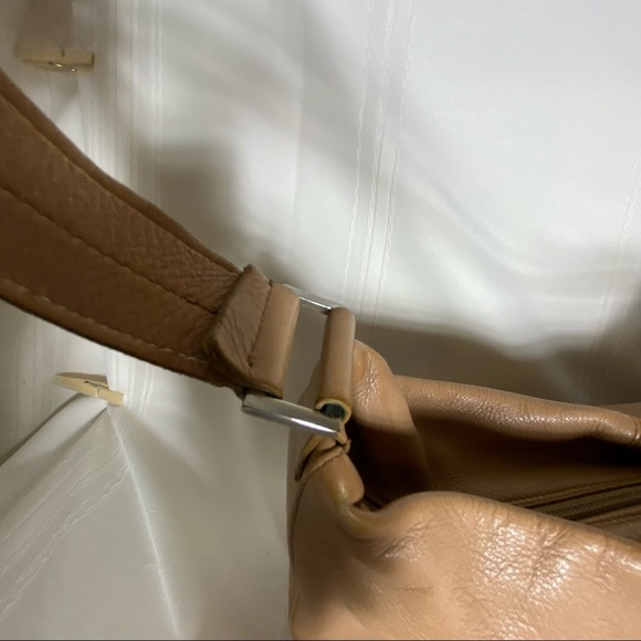 Tan genuine leather ladies handbag Luis Esteve made in Spain.Wide shoulder strap - Picture 13 of 16